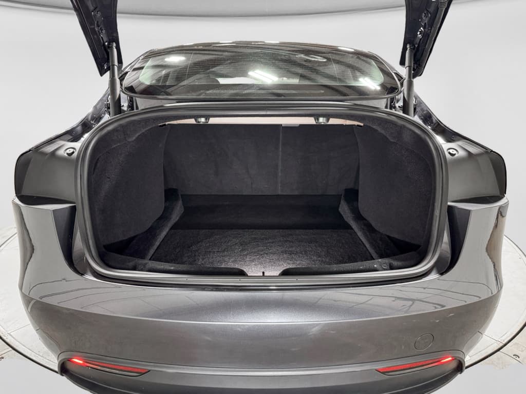 2024 Tesla Model 3 view 25
