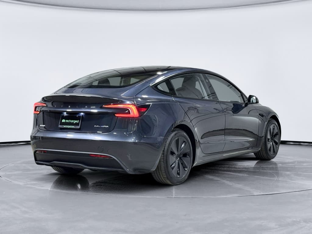 2024 Tesla Model 3 view 3