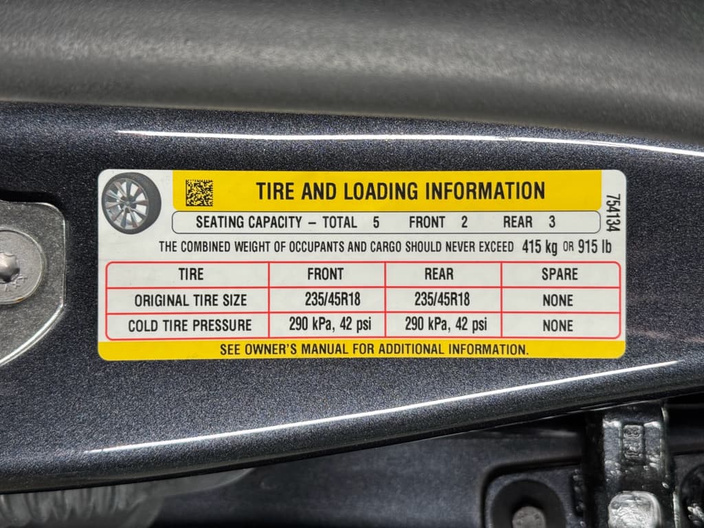 2024 Tesla Model 3 view 28