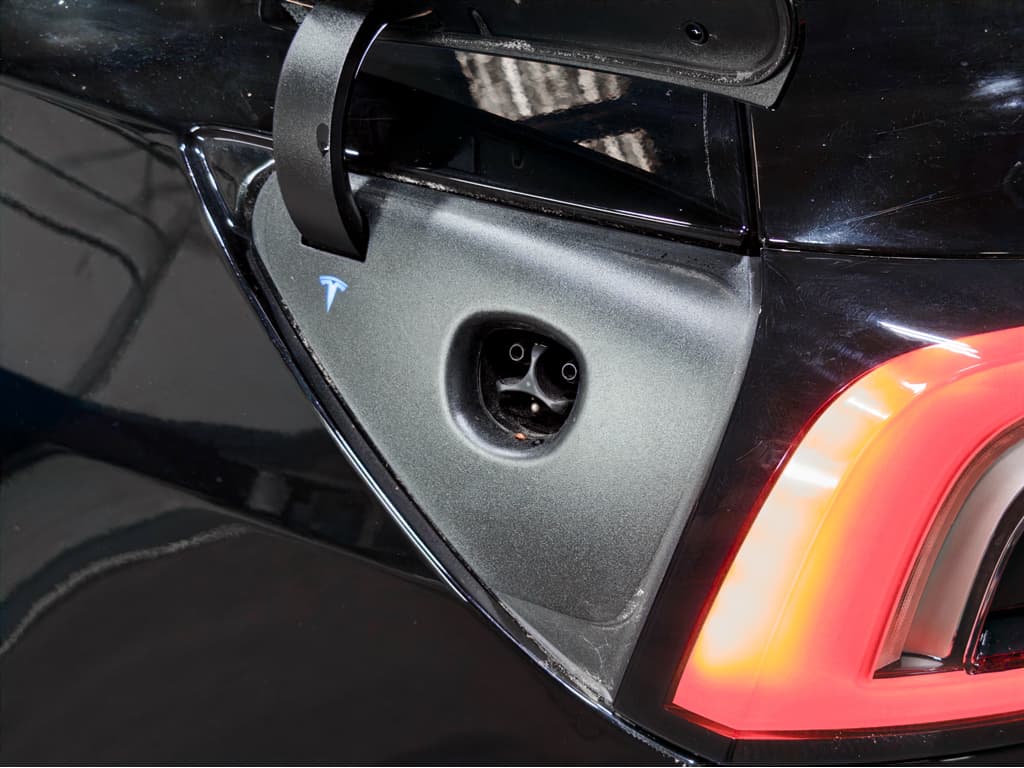 2024 Tesla Model 3 view 5