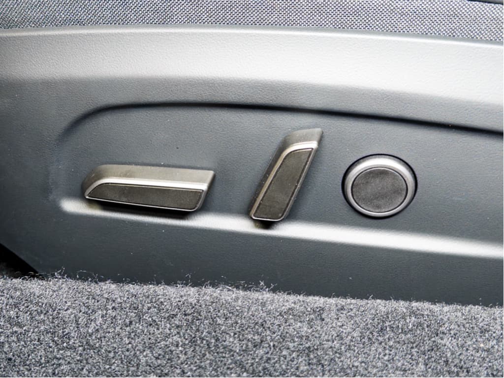 2024 Tesla Model 3 view 6