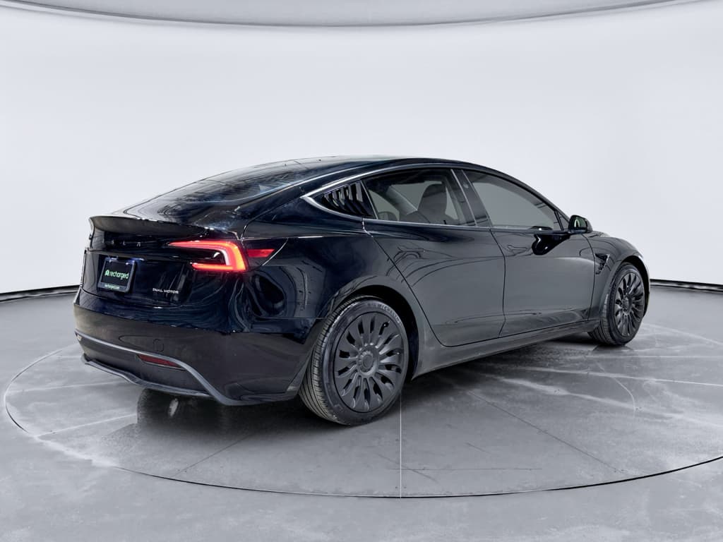 2024 Tesla Model 3 view 3