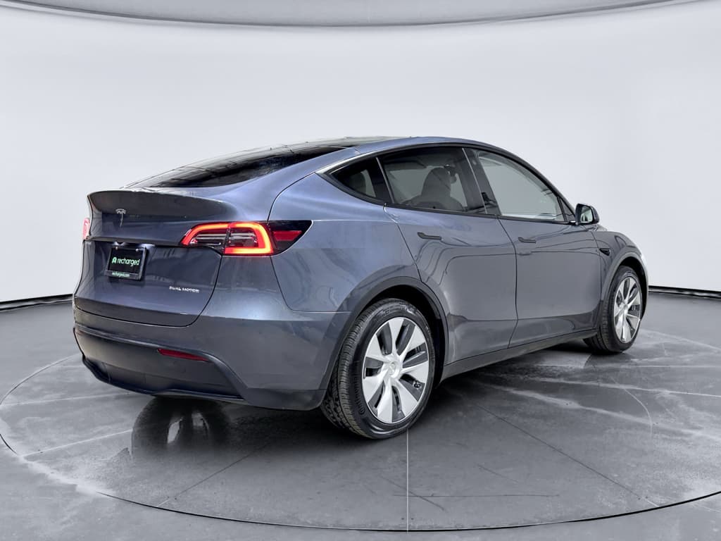 2023 Tesla Model Y view 3