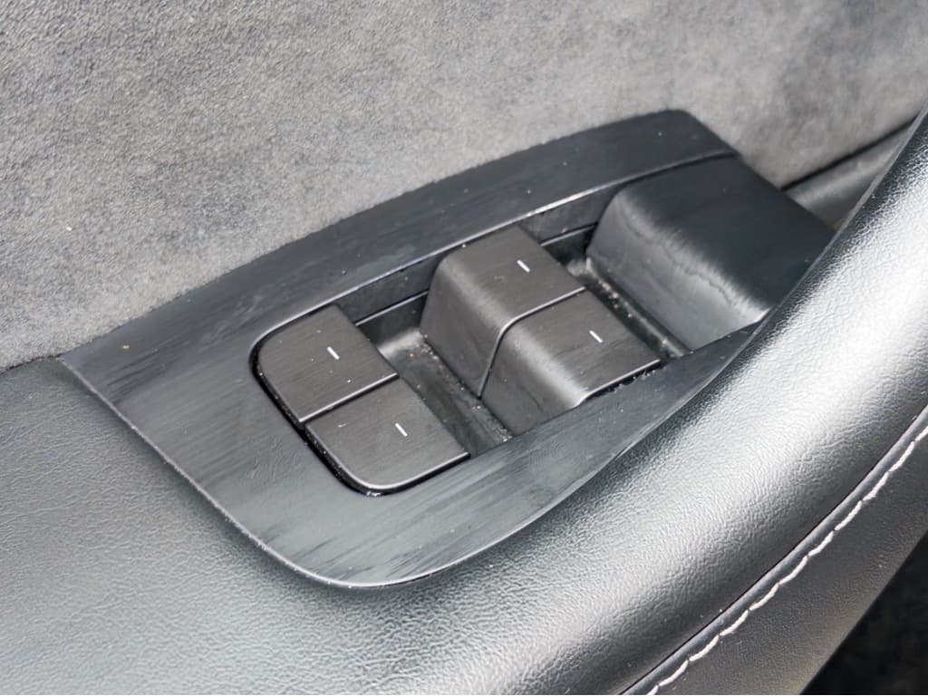 2023 Tesla Model Y view 7