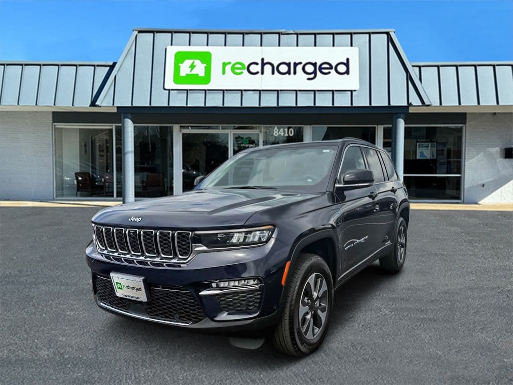 2022 Jeep Grand Cherokee 4xe view 3