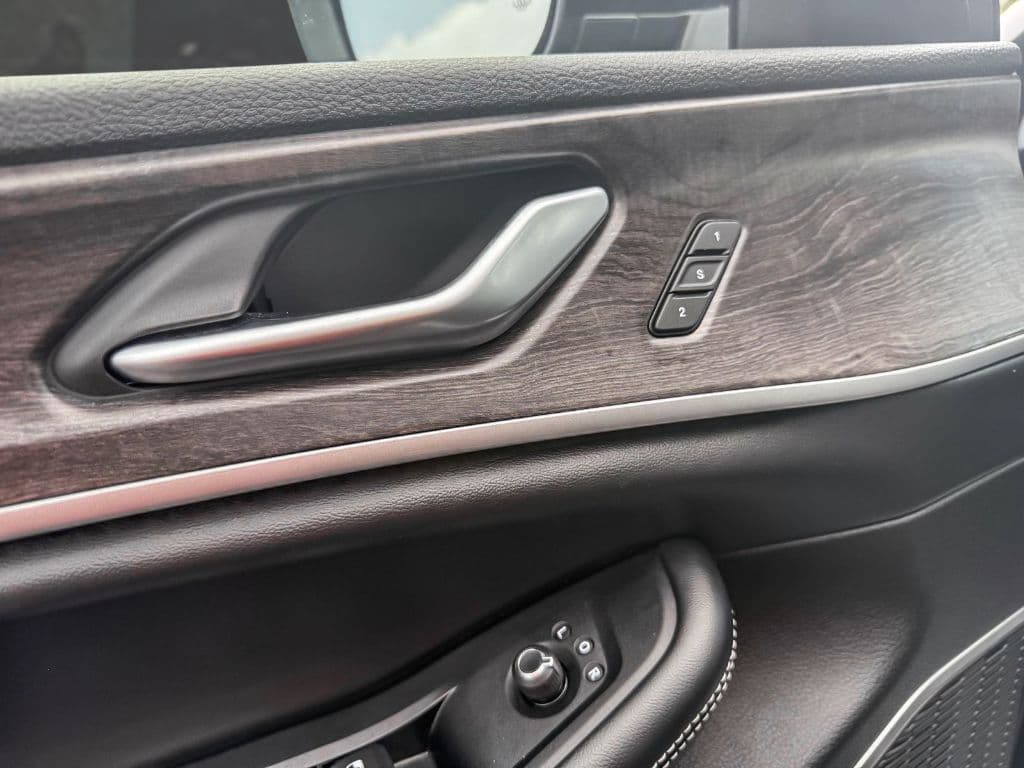 2022 Jeep Grand Cherokee 4xe view 8