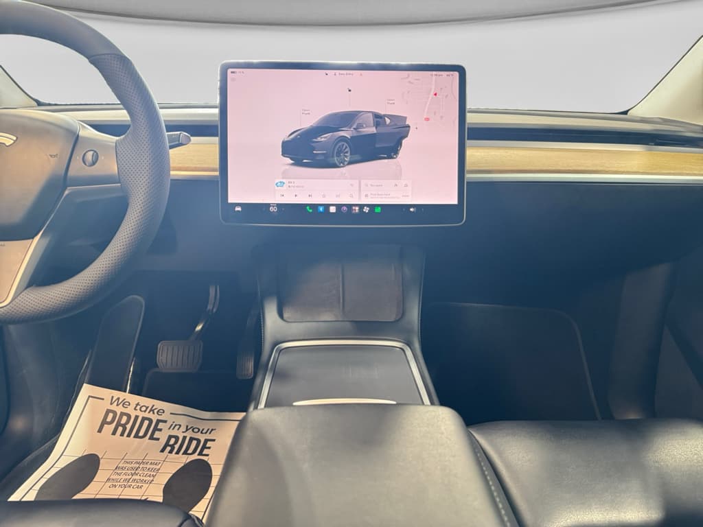 2023 Tesla Model Y view 15