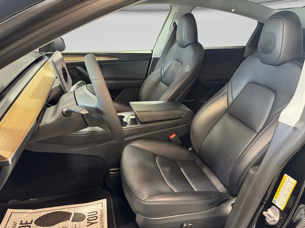 2023 Tesla Model Y view 16