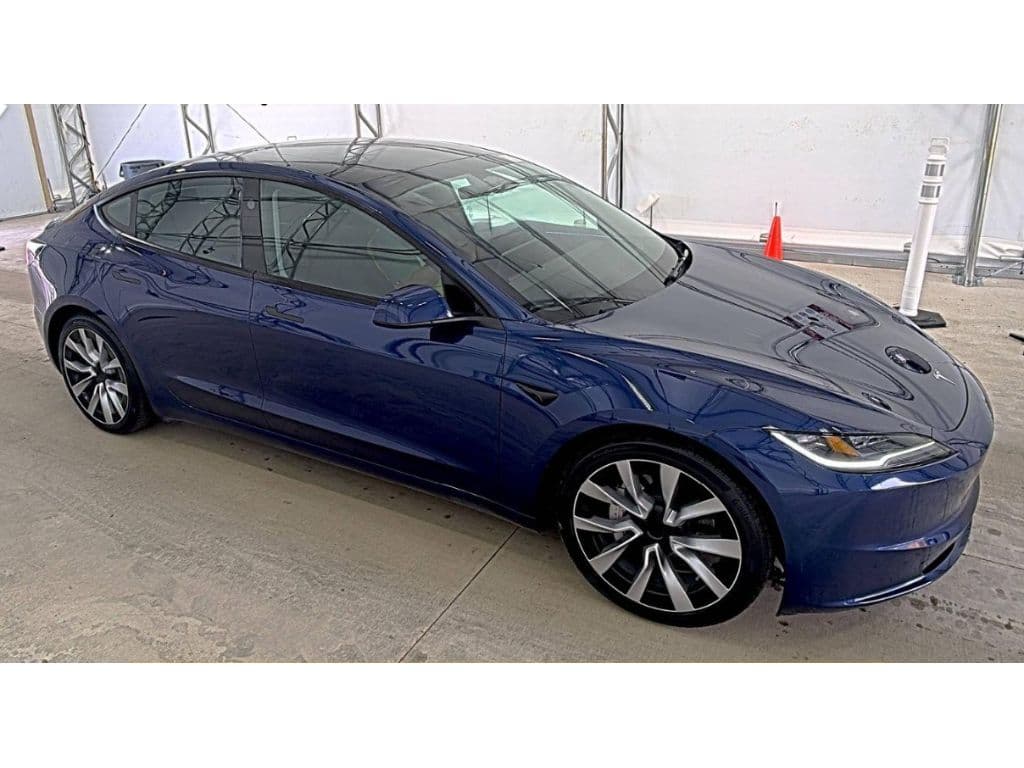2024 Tesla Model 3 view 3