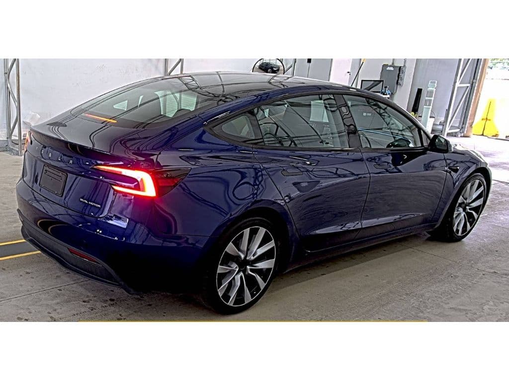 2024 Tesla Model 3 view 4