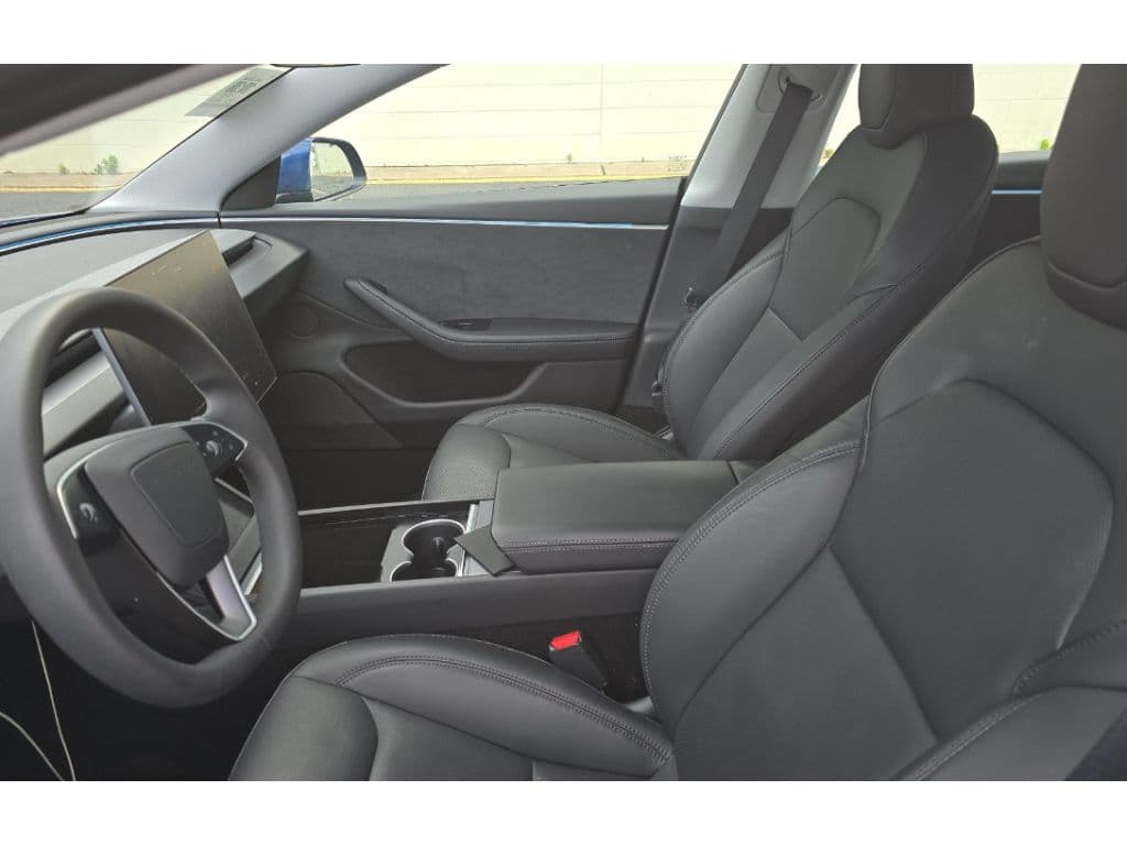 2024 Tesla Model 3 view 5