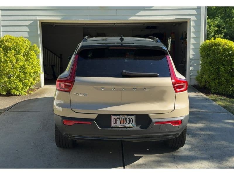 2026 Volvo EX40 view 4
