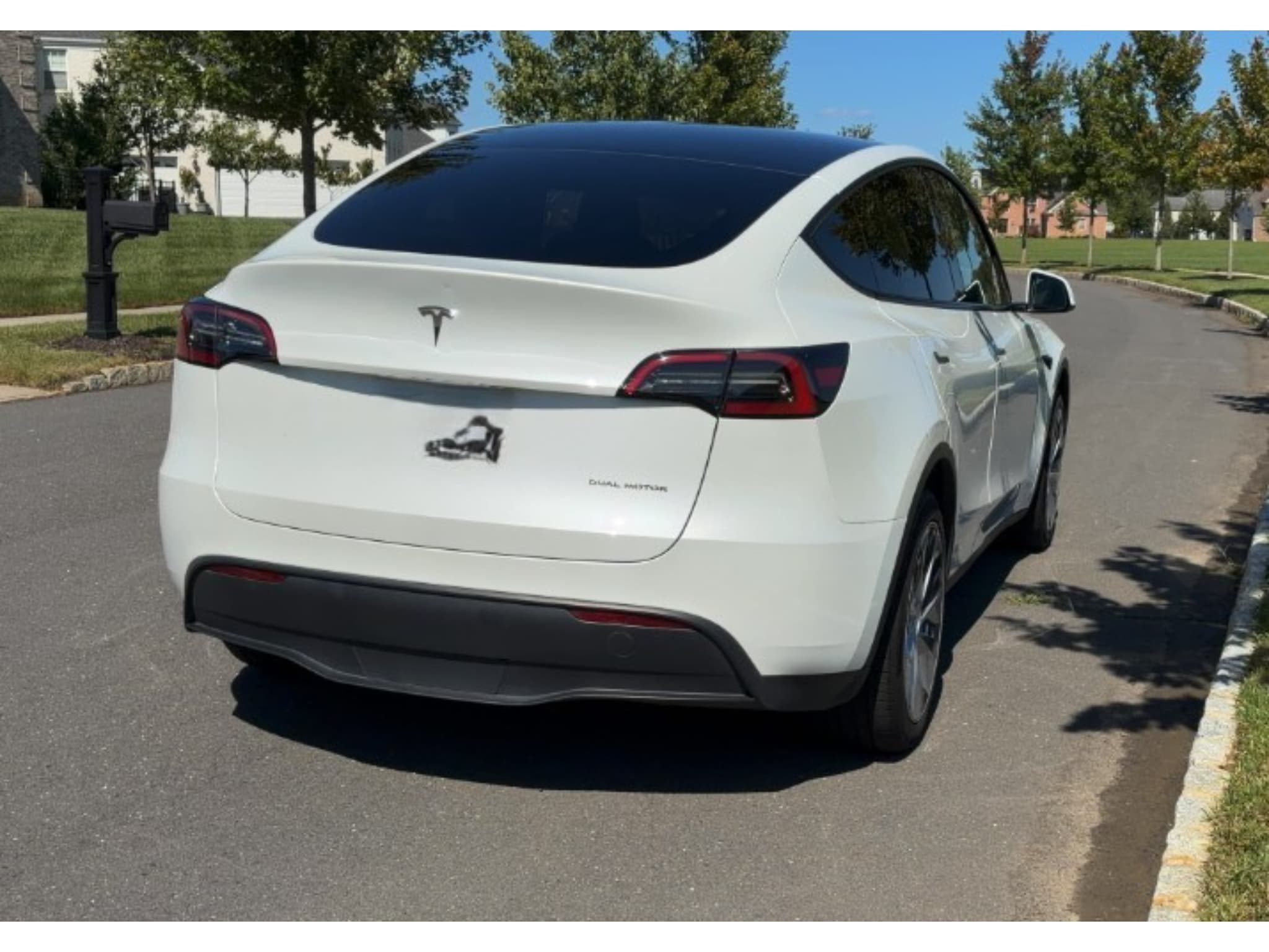 2023 Tesla Model Y view 3