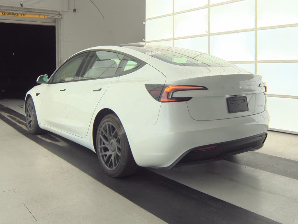 2024 Tesla Model 3 view 4