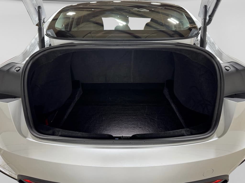 2024 Tesla Model 3 view 25