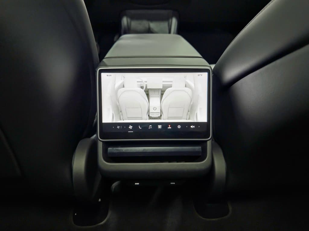 2024 Tesla Model 3 view 19