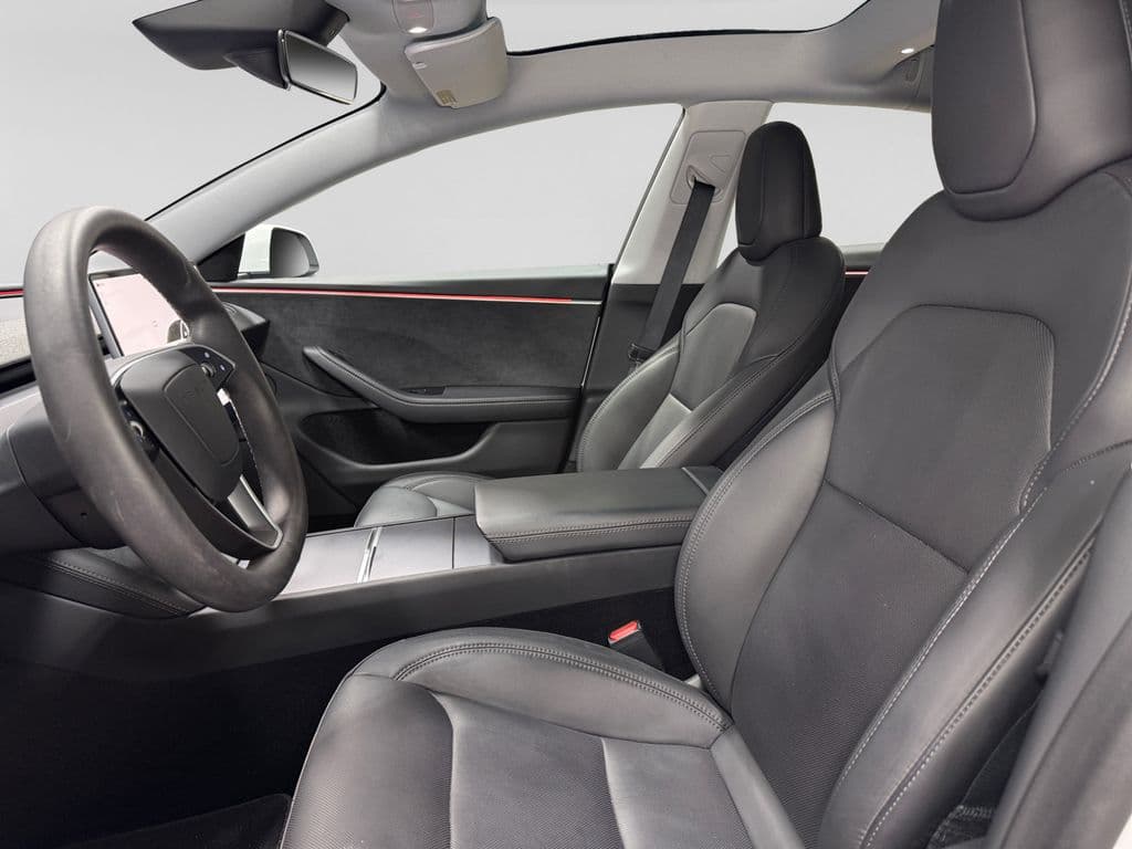 2024 Tesla Model 3 view 9