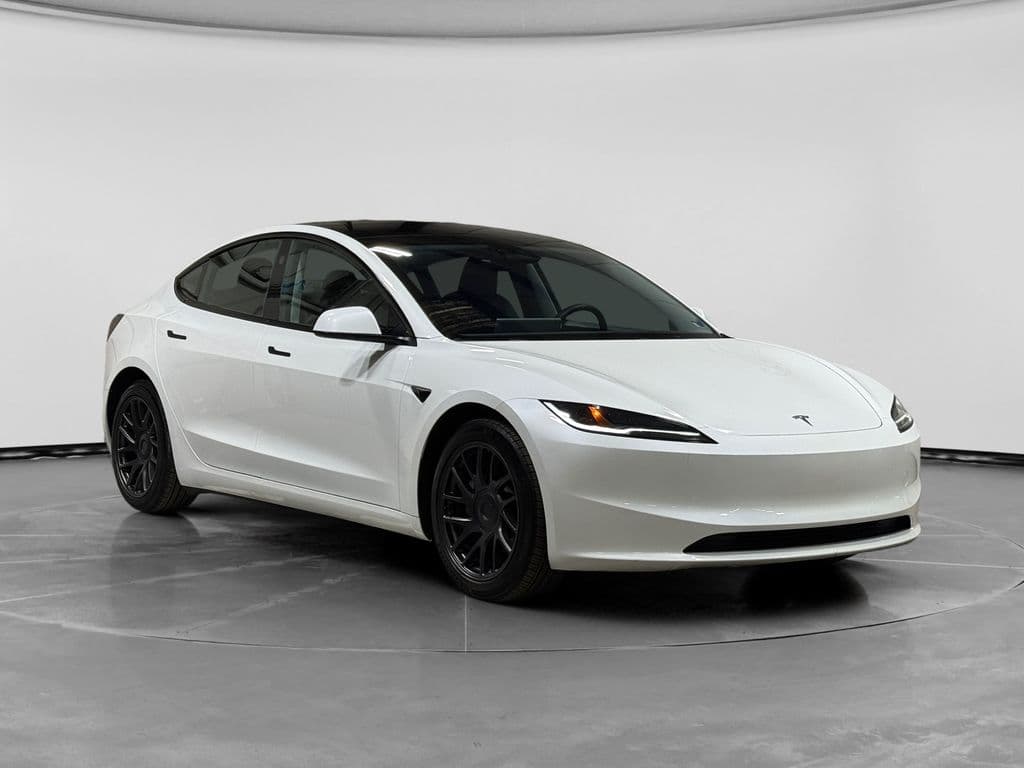 2024 Tesla Model 3 view 4