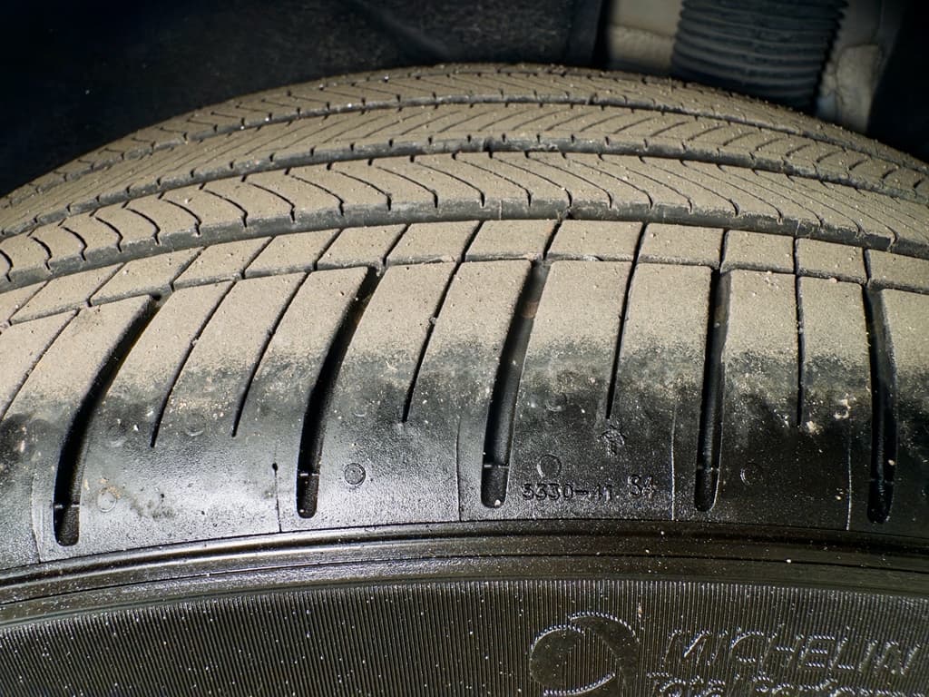 2024 Tesla Model 3 view 32