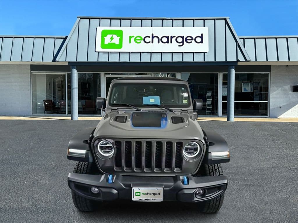2021 Jeep Wrangler view 3