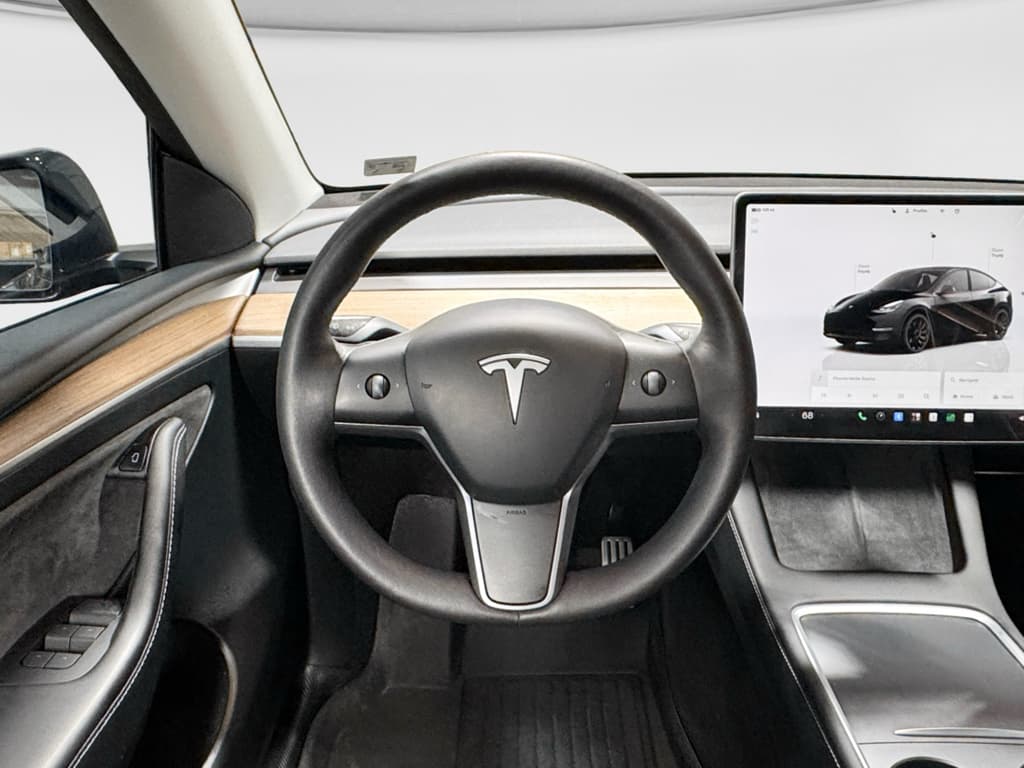 2023 Tesla Model Y view 7