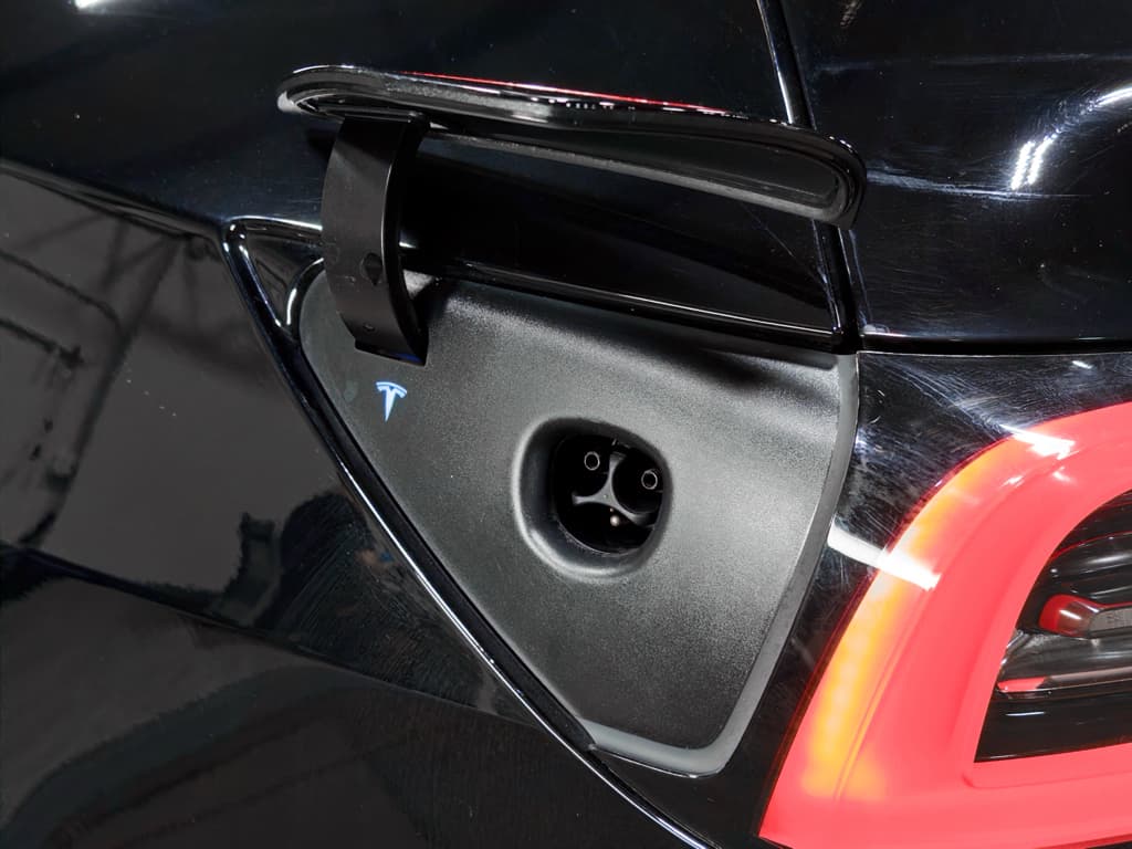 2023 Tesla Model Y view 5