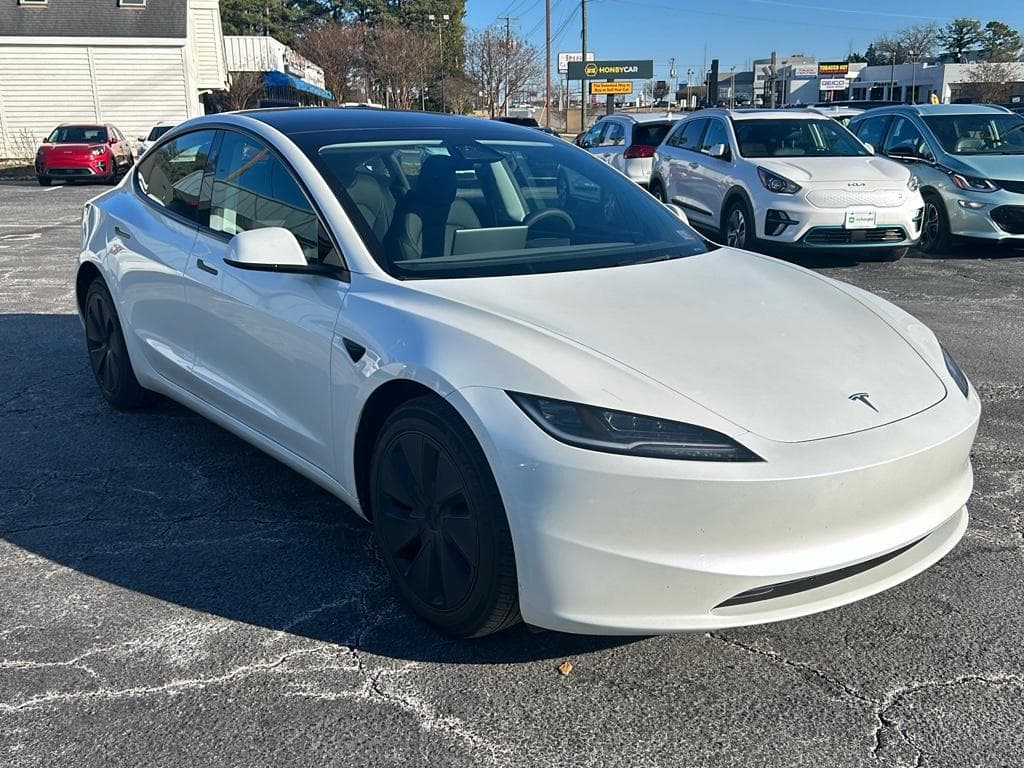 2024 Tesla Model 3 view 4