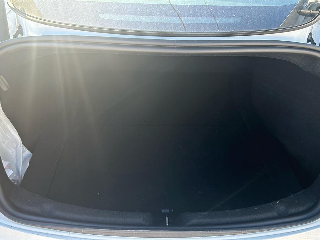 2024 Tesla Model 3 view 17