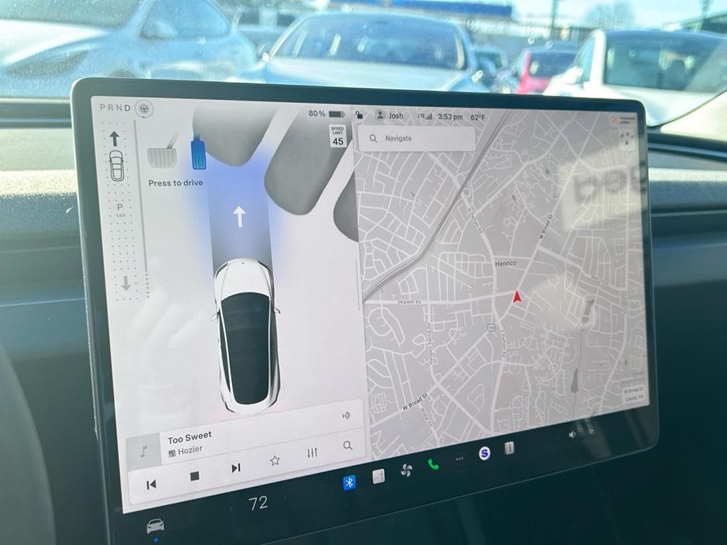 2024 Tesla Model 3 view 9