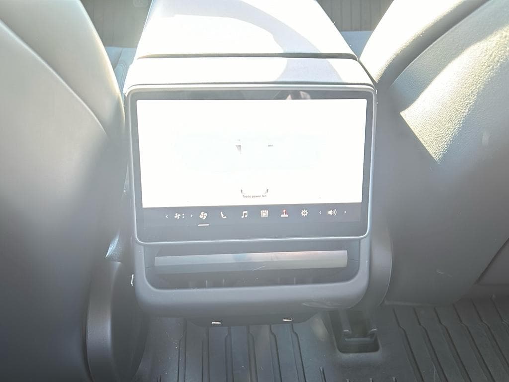 2024 Tesla Model 3 view 14