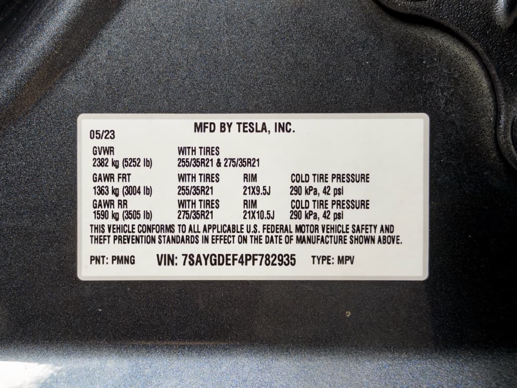 2023 Tesla Model Y view 28