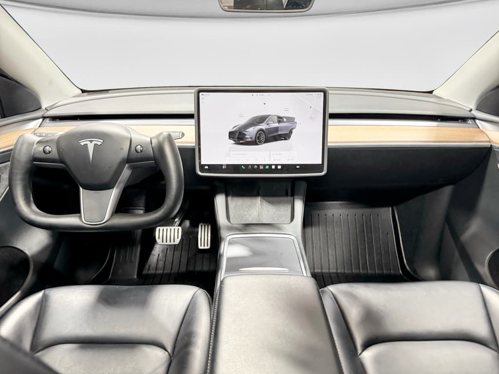 2023 Tesla Model Y view 15