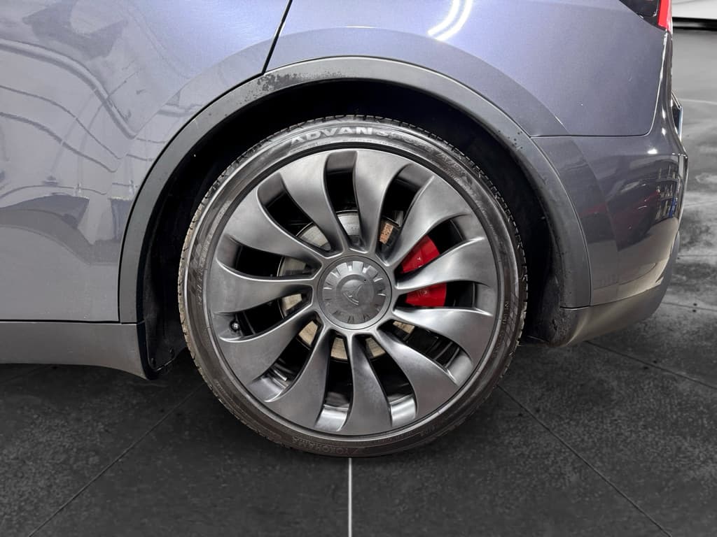 2023 Tesla Model Y view 32