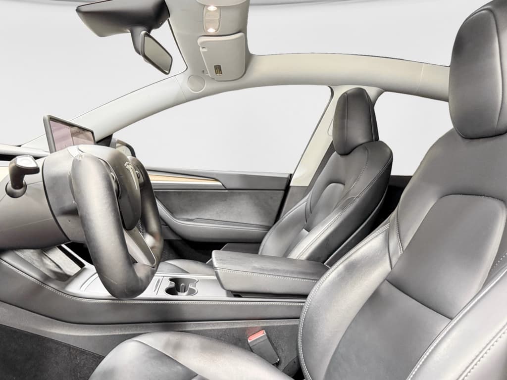 2023 Tesla Model Y view 16
