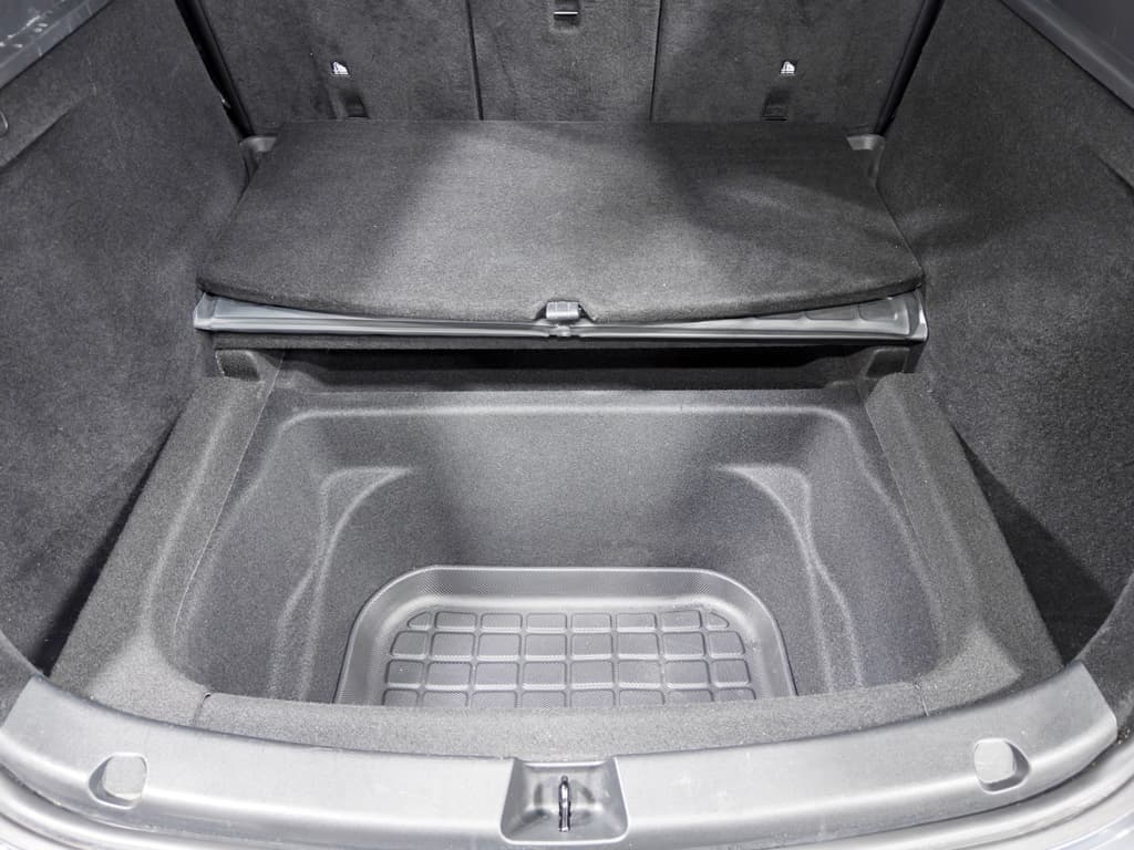 2023 Tesla Model Y view 27