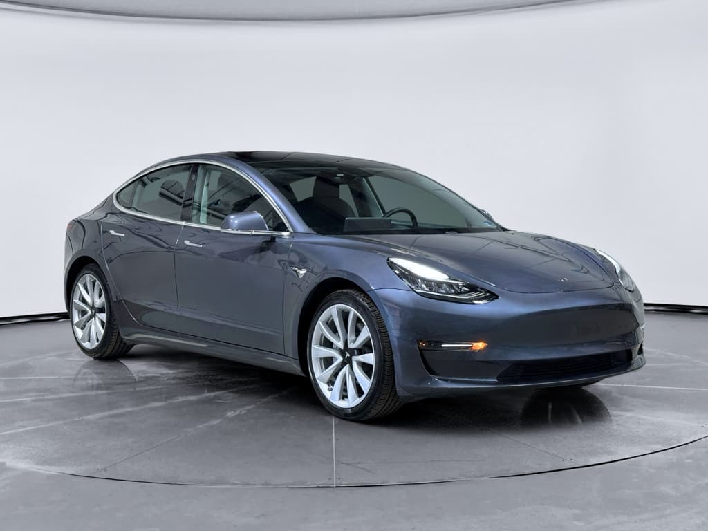 2020 Tesla Model 3 view 4