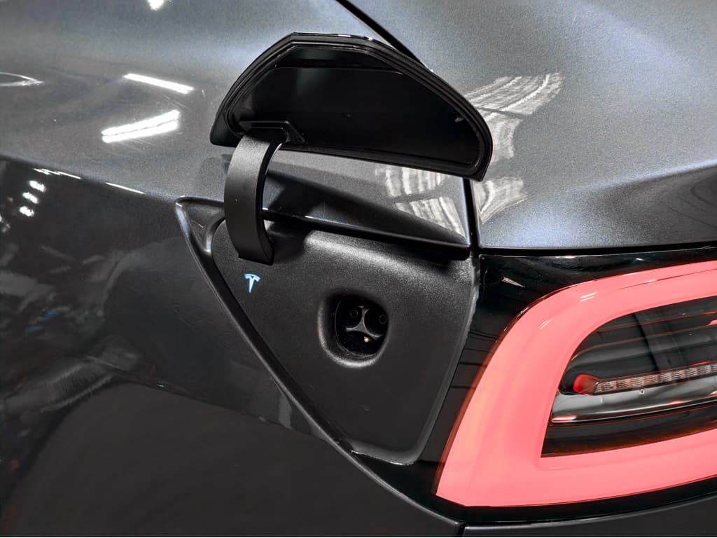 2020 Tesla Model 3 view 5