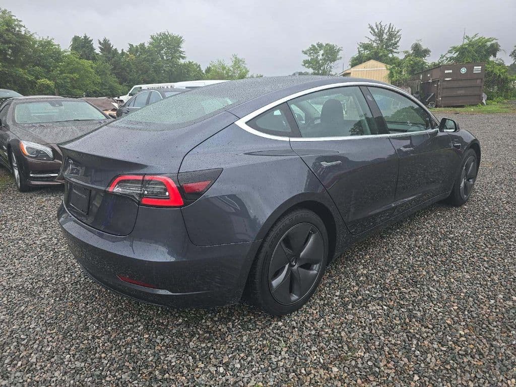 2020 Tesla Model 3 view 3