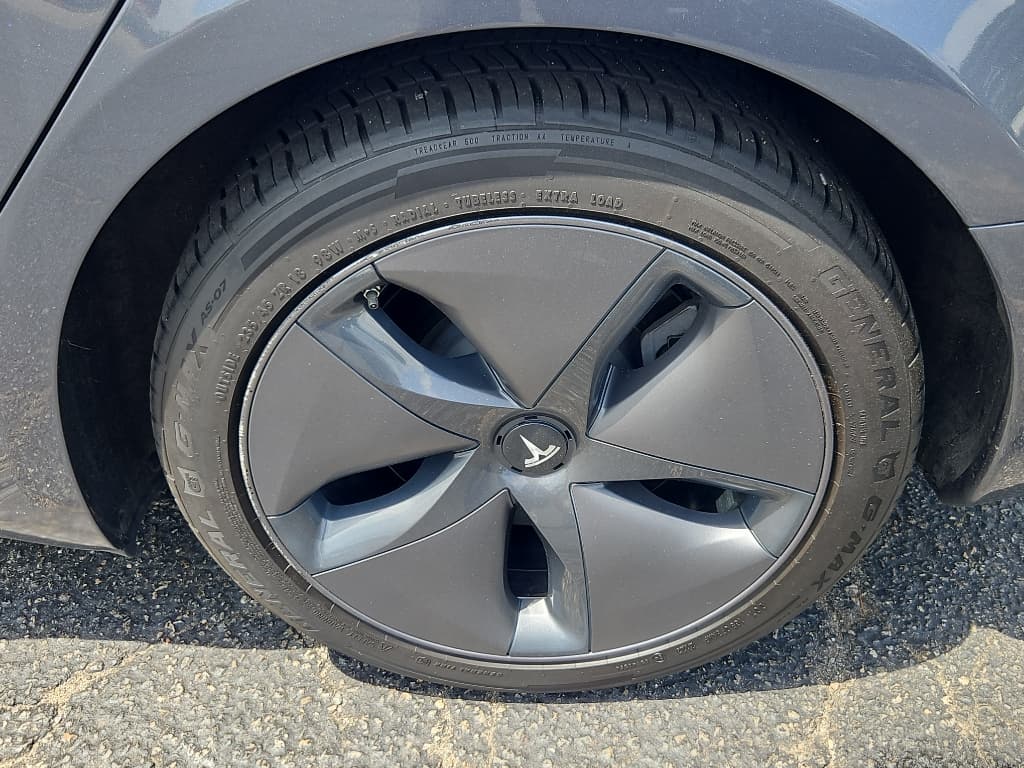 2020 Tesla Model 3 view 25