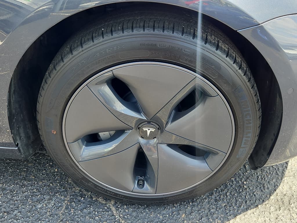 2020 Tesla Model 3 view 29