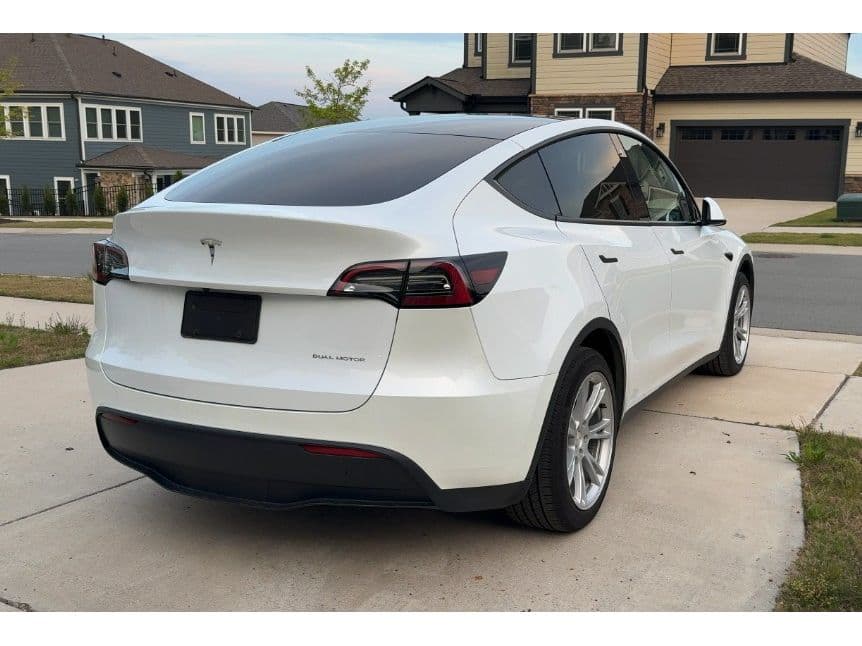 2023 Tesla Model Y view 3