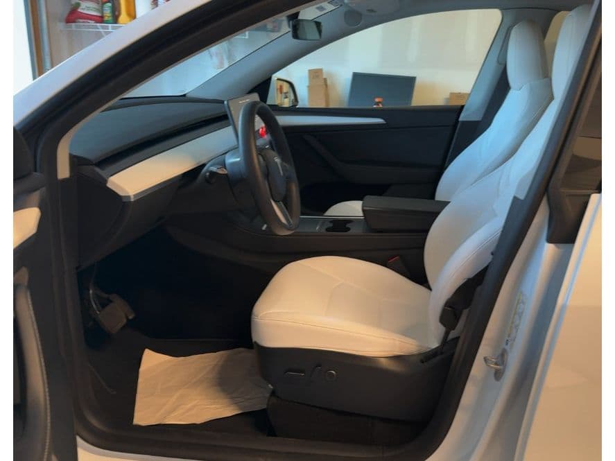 2023 Tesla Model Y view 5