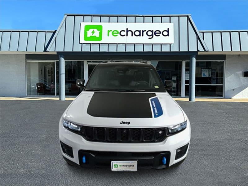 2023 Jeep Grand Cherokee 4xe view 2