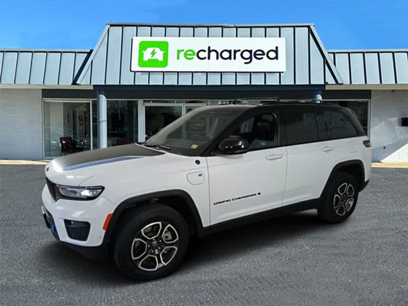 2023 Jeep Grand Cherokee 4xe view 3