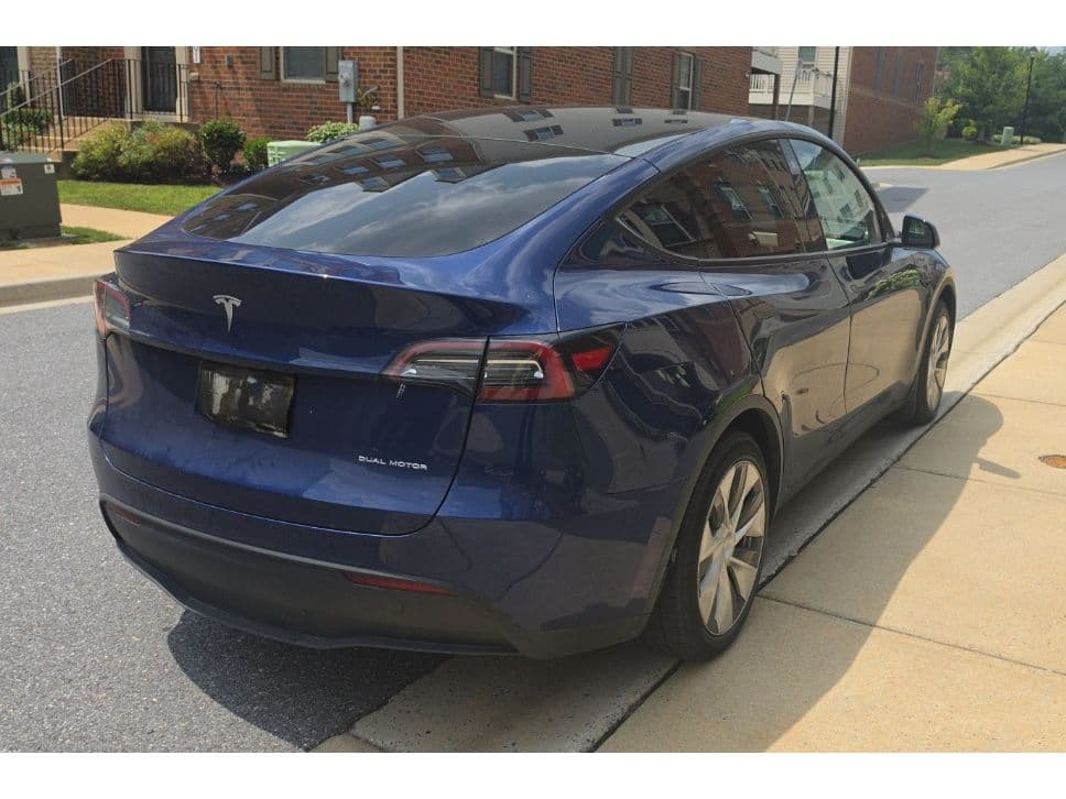 2023 Tesla Model Y view 3