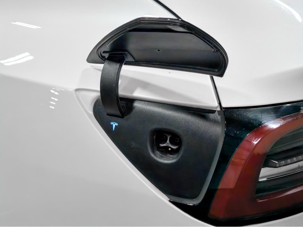 2020 Tesla Model 3 view 5