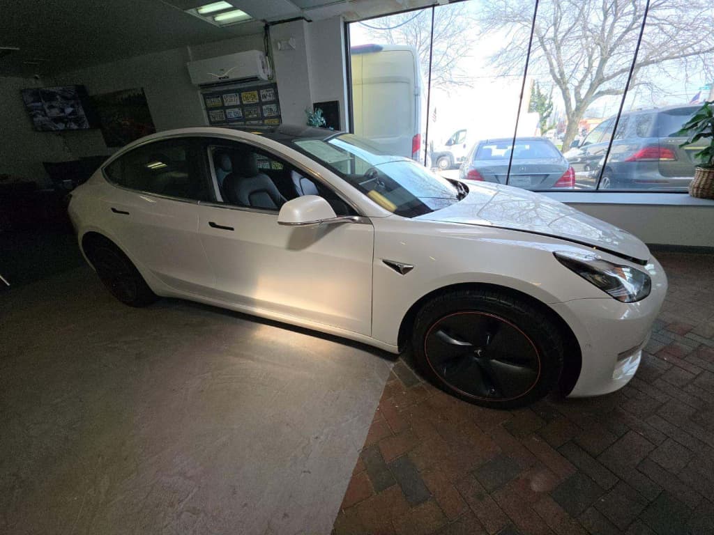 2020 Tesla Model 3 view 4