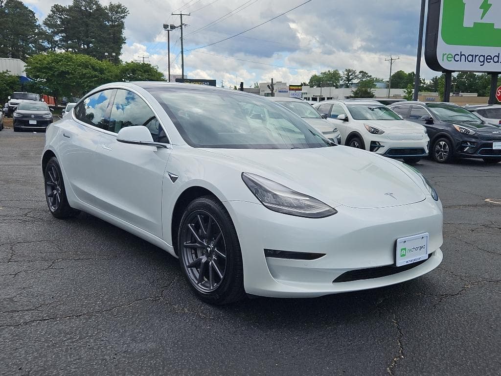 2020 Tesla Model 3 view 4
