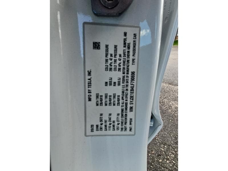 2020 Tesla Model 3 view 21