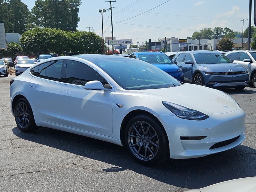 2020 Tesla Model 3 view 4